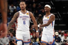 jiuyou-包含关键时刻NBA常规赛焦点战，孟菲斯灰熊造点机会，球迷炸锅，医务组通报恢复的词条